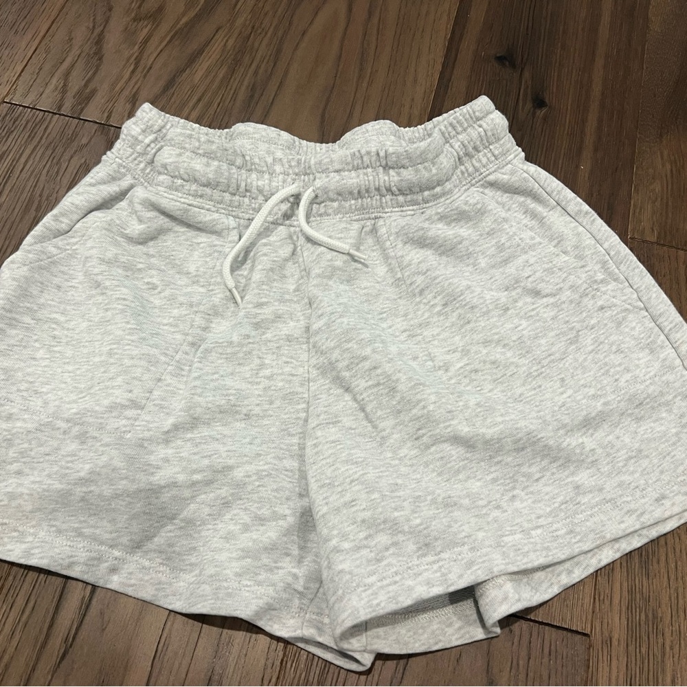 Old Navy Girls Gray Cotton Shorts Drawstring Size Large